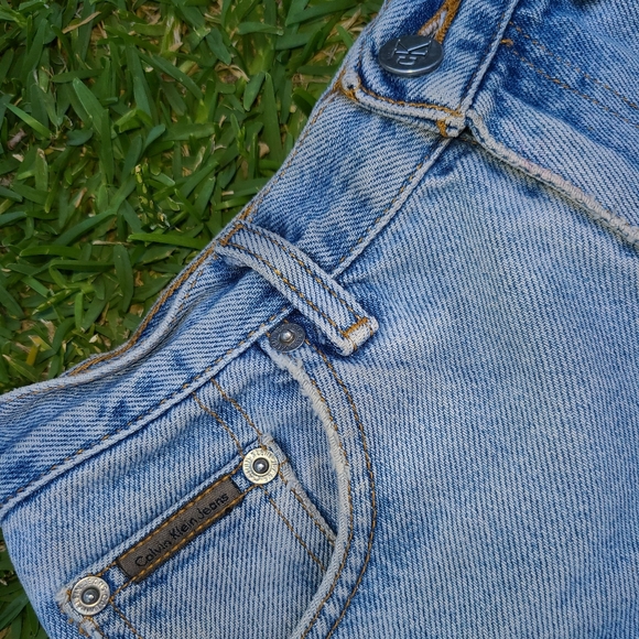 Calvin Klein high waisted shorts - Picture 3 of 3